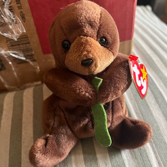 Ty Other - NWT Ty Brown Plush Otter with Green Leaf